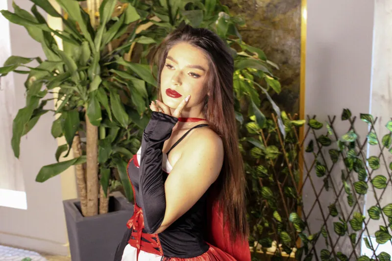 Live sex webcam photo for Estreeella19 #6128352