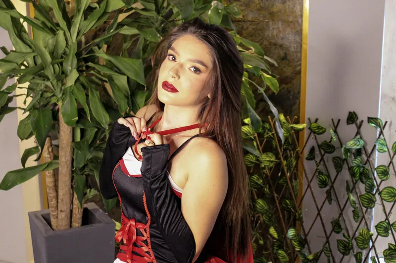 Live sex webcam photo for Estreeella19 #6128354