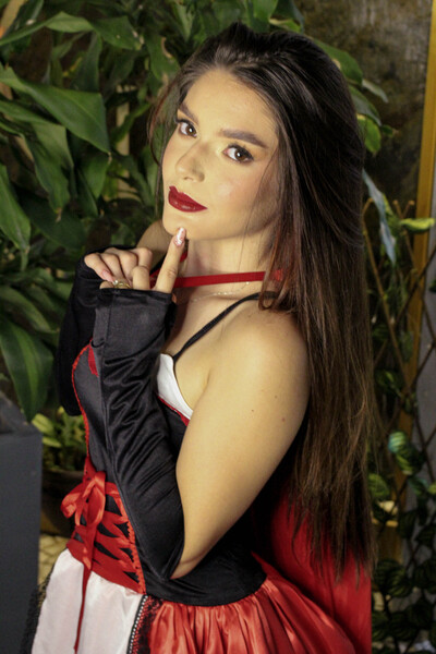 Live sex webcam photo for Estreeella19 #6128364