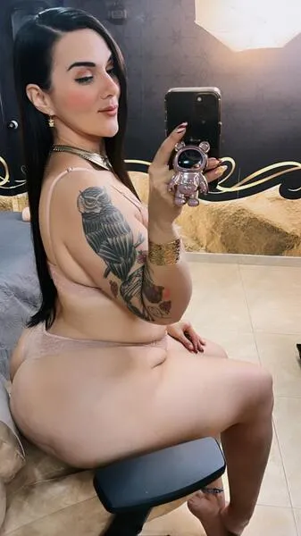 Live sex webcam photo for Alijohansson #6624257