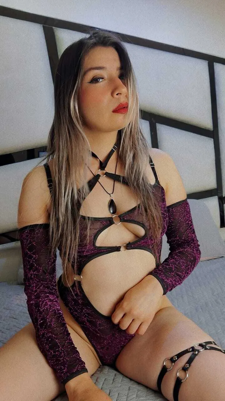 Live sex webcam photo for elizabethadams18 #8429225