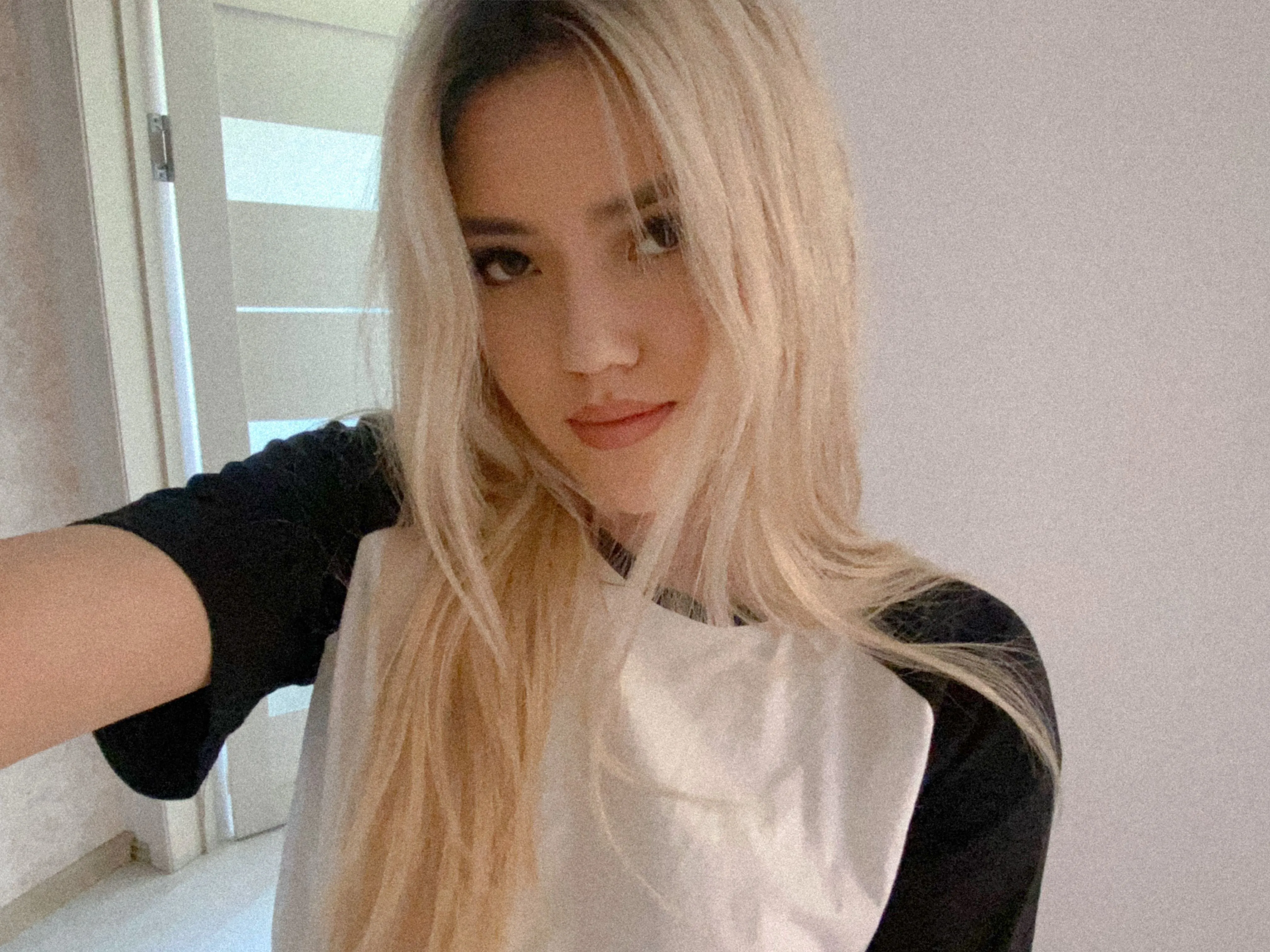 Live sex webcam photo for hinagodess #5680179