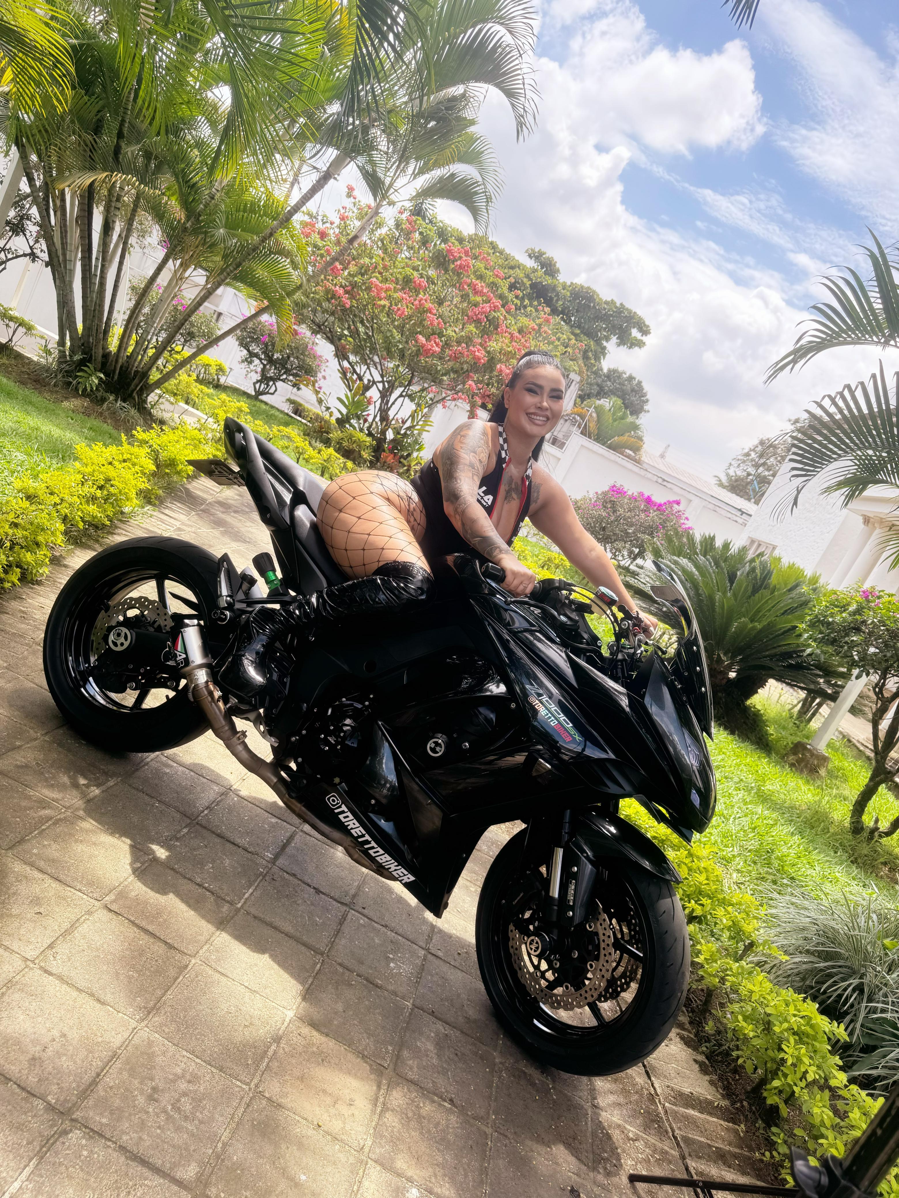 Live sex webcam photo for MelaniePalmer #7922479