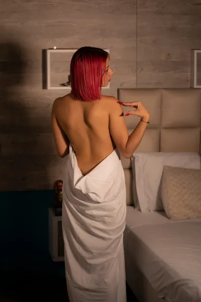 Live sex webcam photo for SusyGraay #6009619