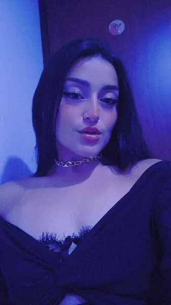 Live sex webcam photo for LucyWiliams #6289216