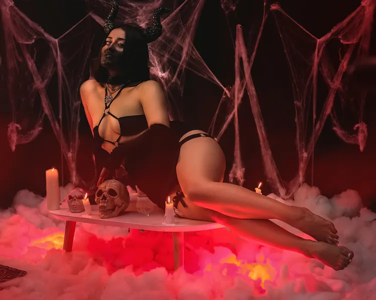 Live sex webcam photo for LucyWiliams #6289222