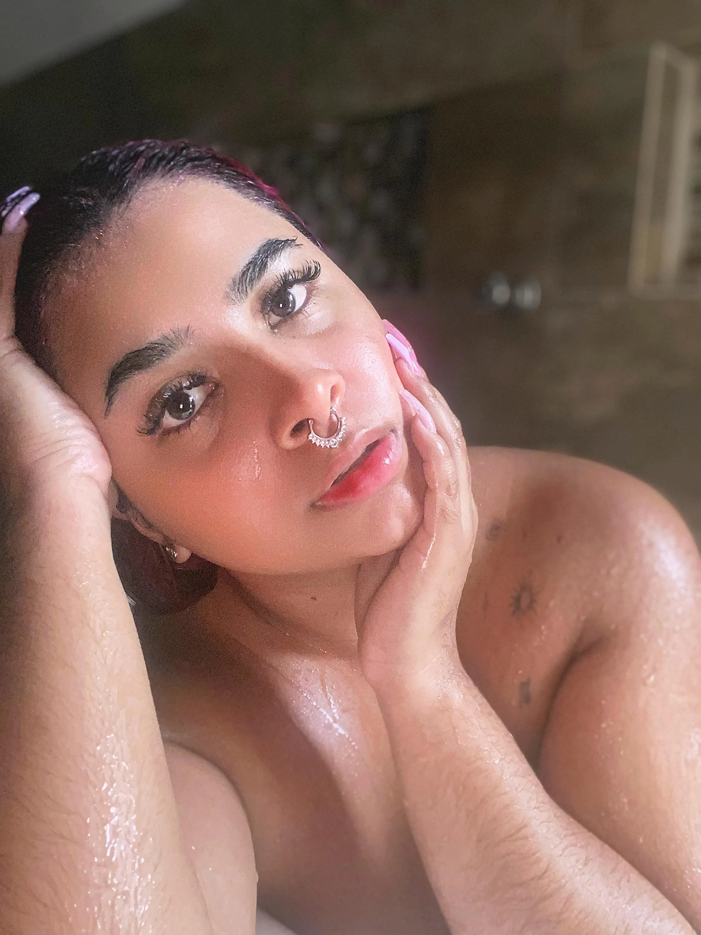 Live sex webcam photo for AliiceWonderland #7373110