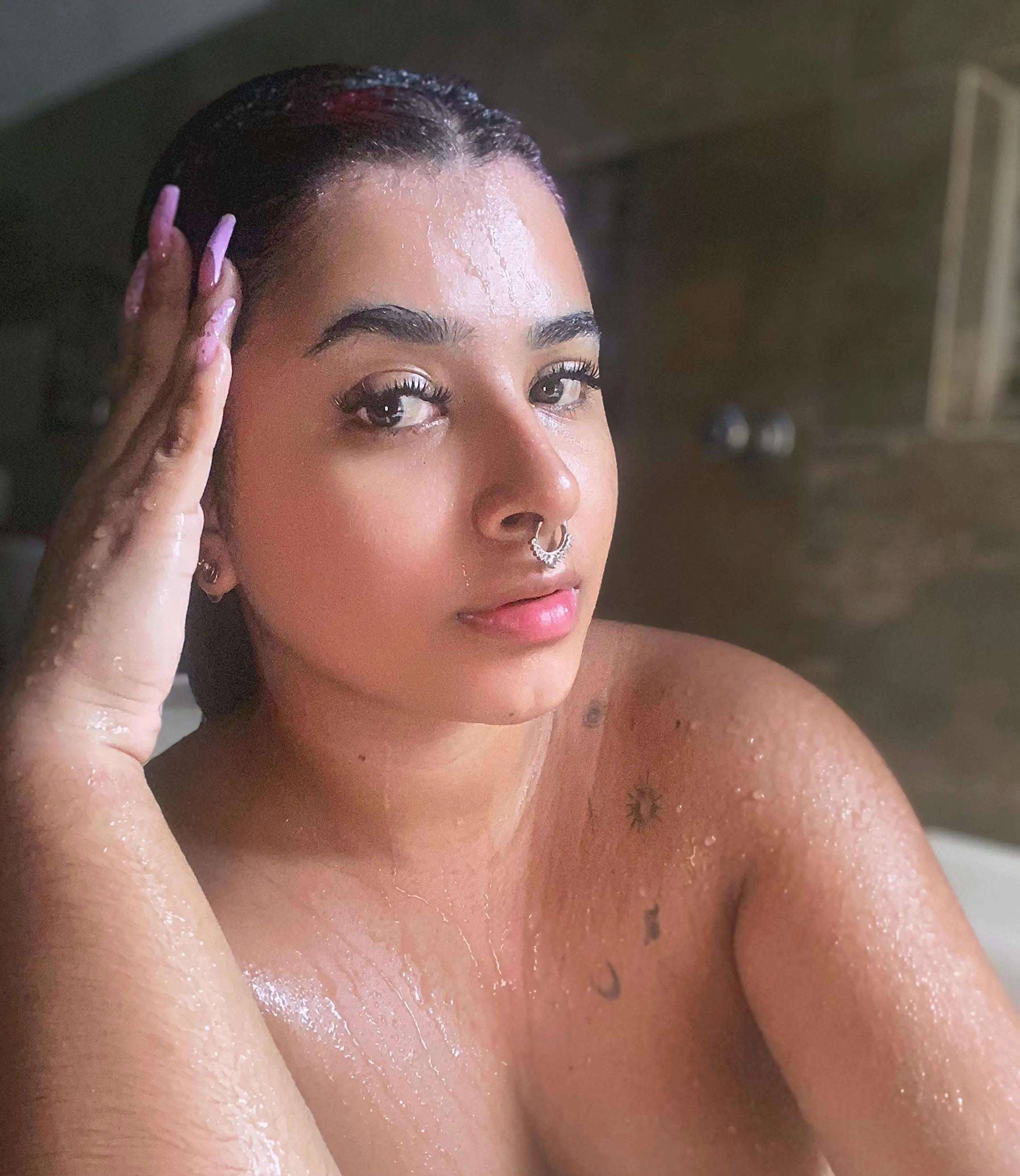 Live sex webcam photo for AliiceWonderland #7373109