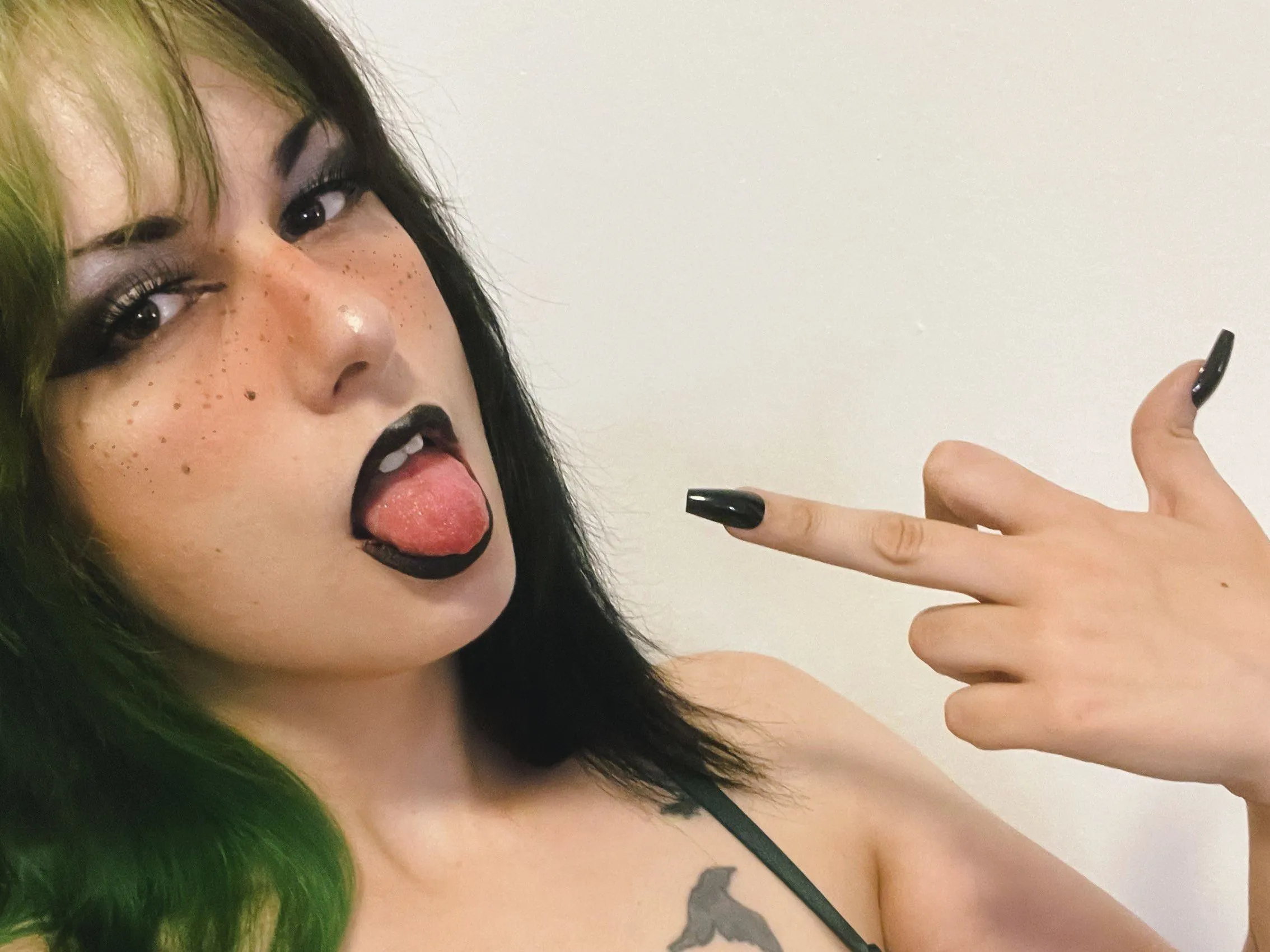 Live sex webcam photo for NatAddams #5390583