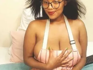 Live sex webcam photo for MissAluta7007 #7957957