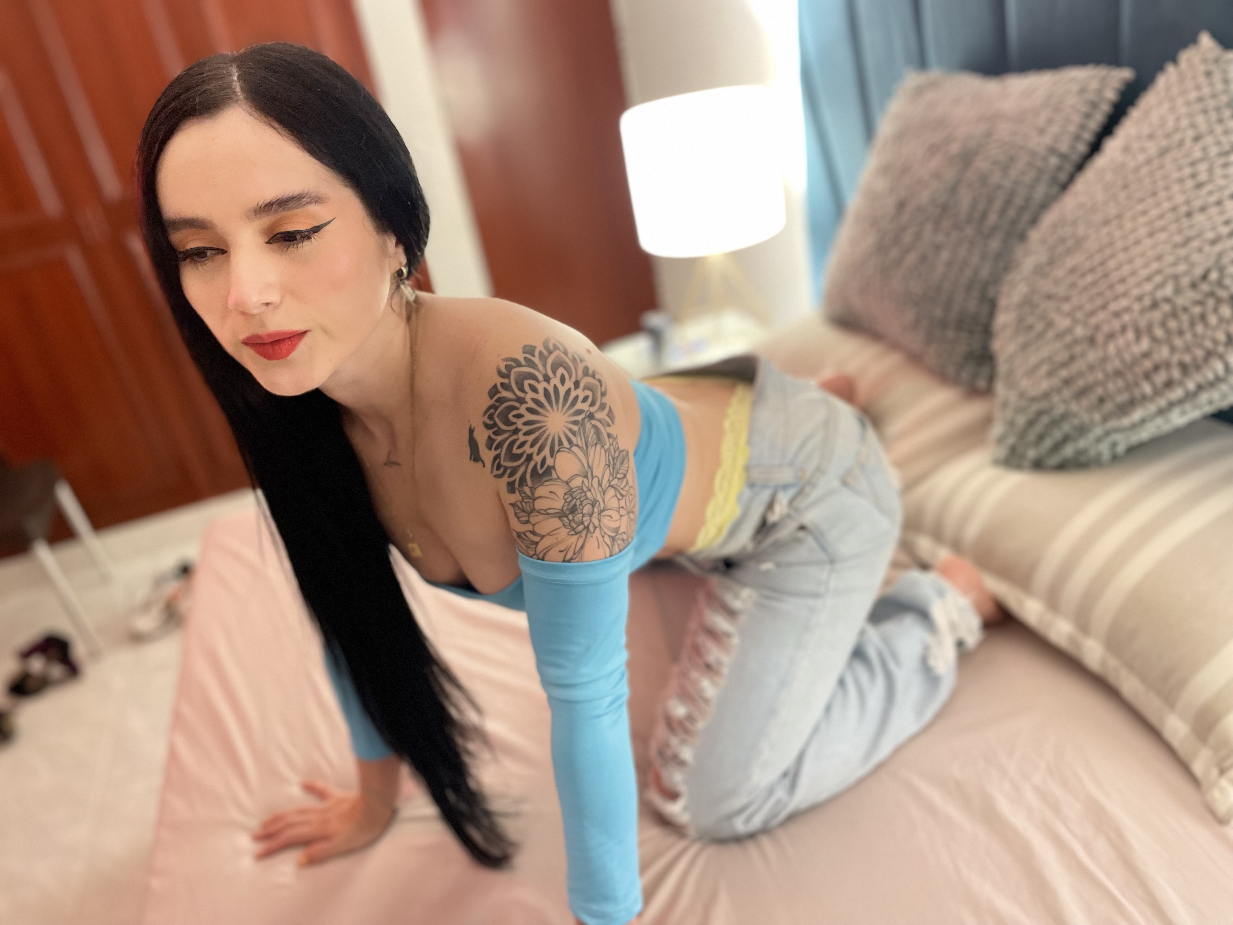 Live sex webcam photo for Sweetssinn #7817117