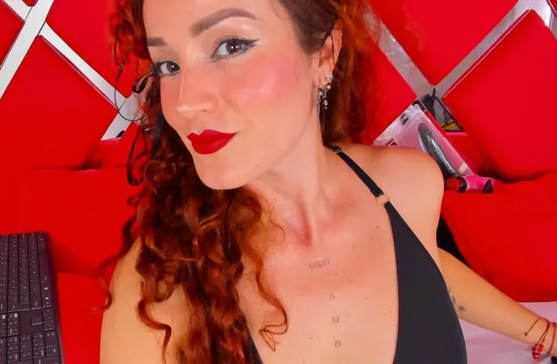 Live sex webcam photo for Fiorellaxx #5463670