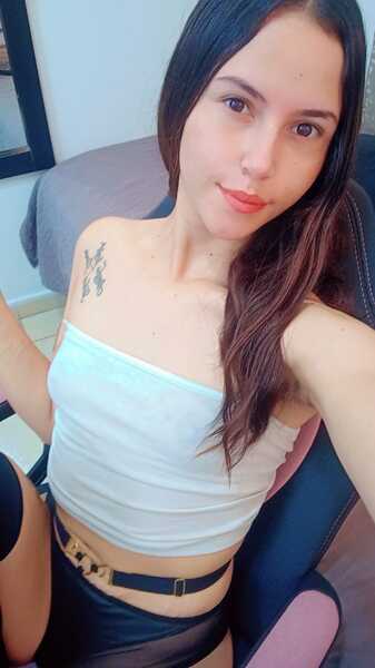 Live sex webcam photo for Lindsey18 #7912189