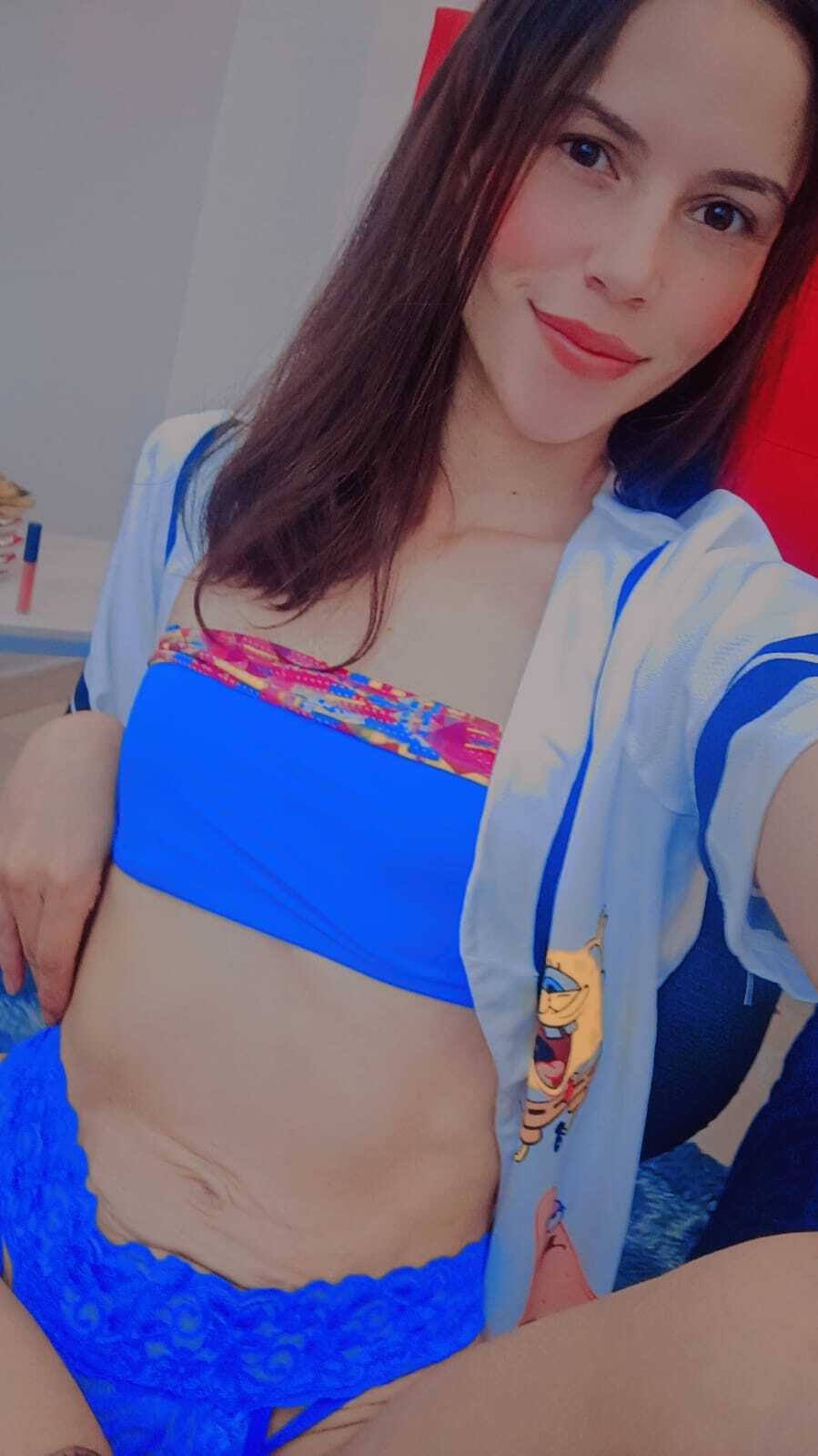 Live sex webcam photo for Lindsey18 #7912172