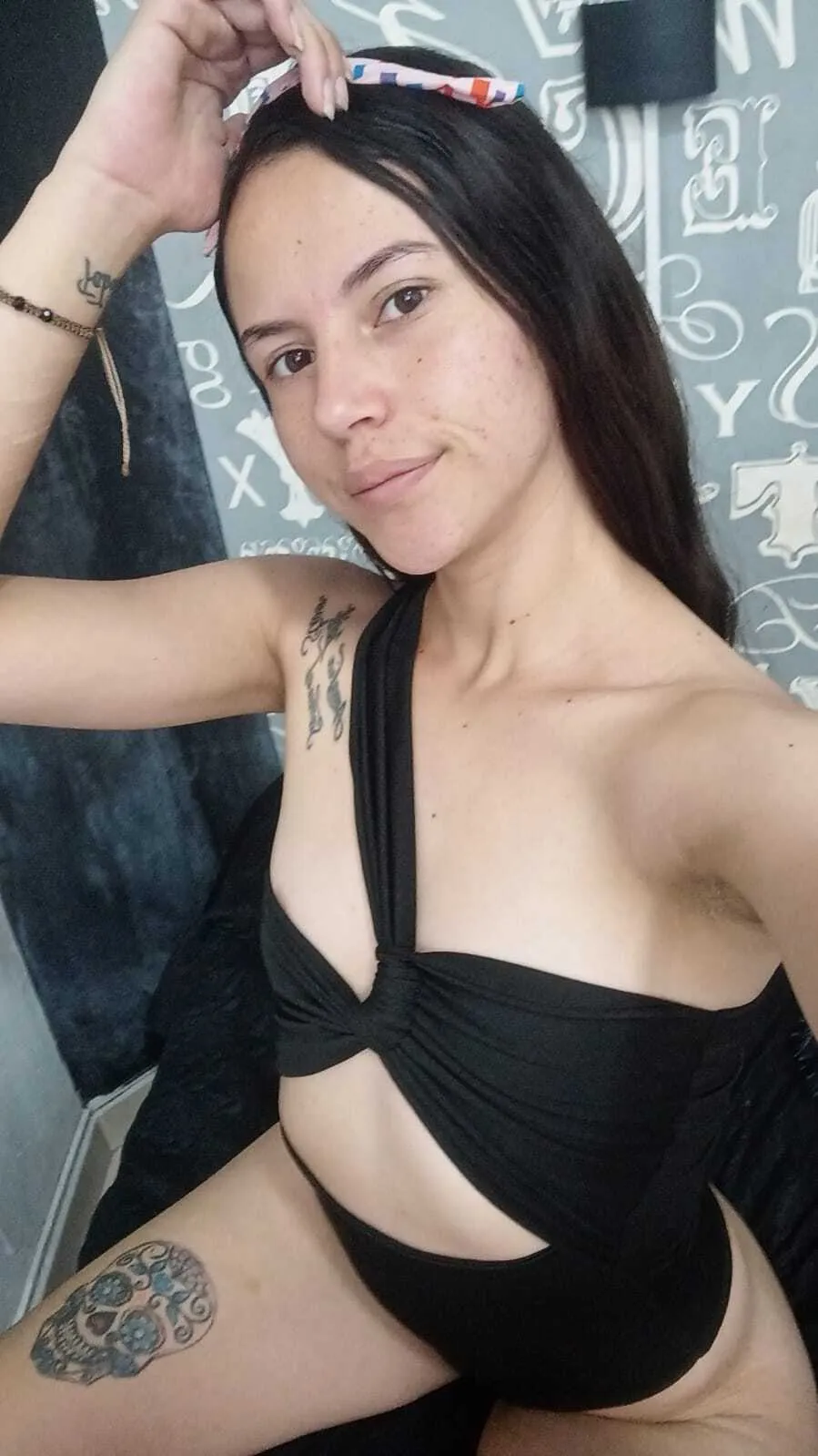 Live sex webcam photo for Lindsey18 #7912222