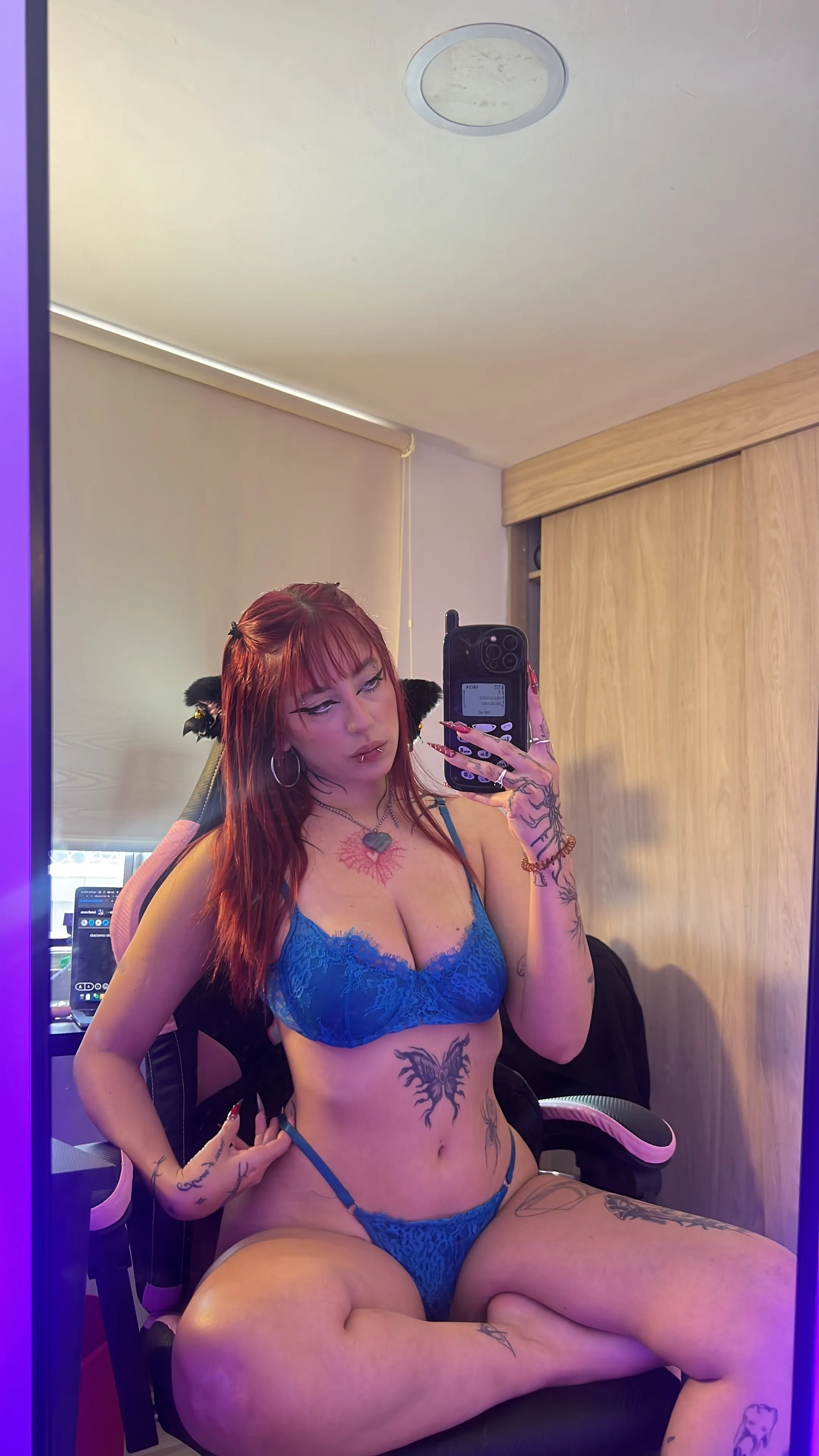 Live sex webcam photo for JuneEvanss #8624117