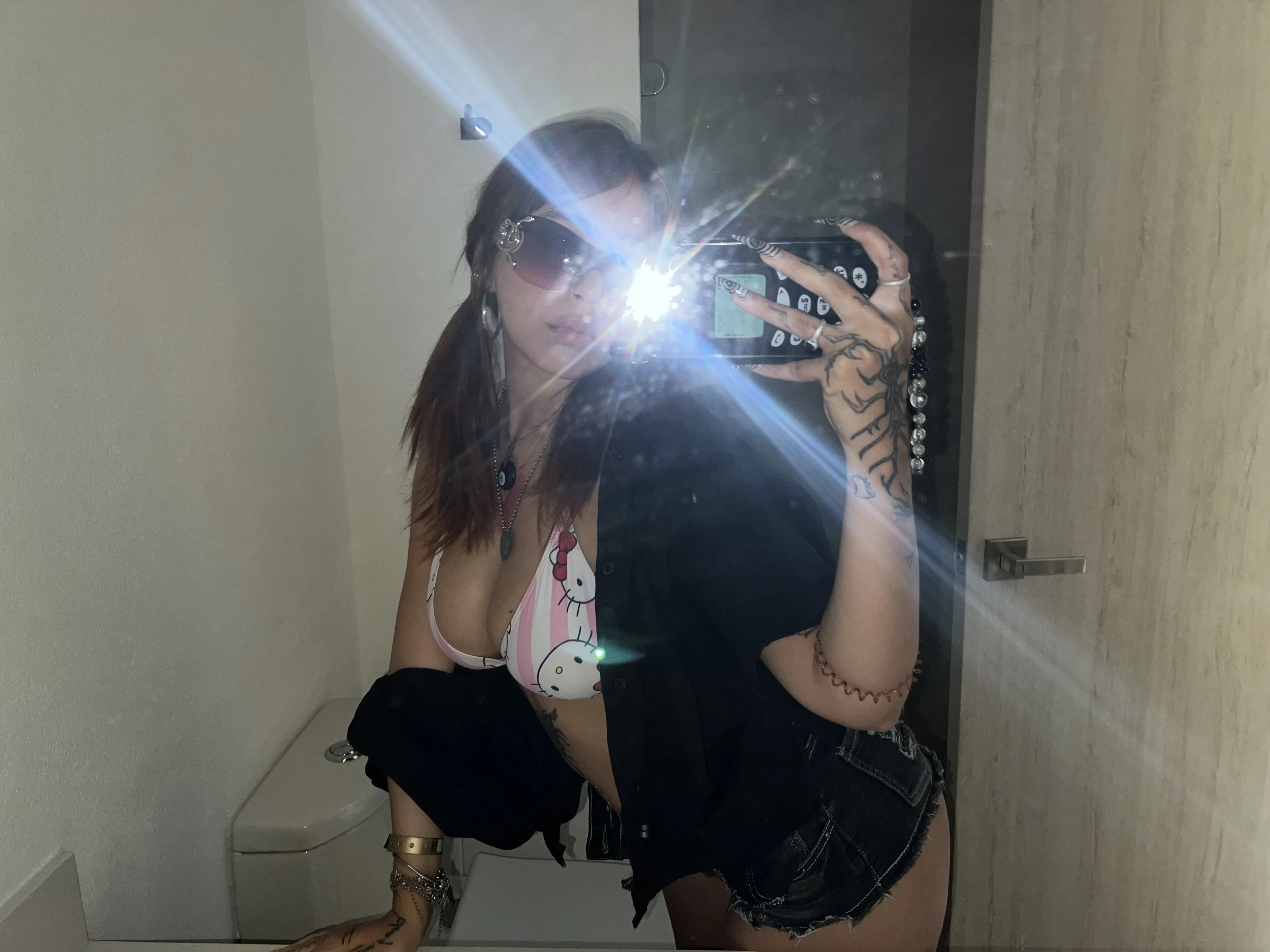 Live sex webcam photo for JuneEvanss #8343101