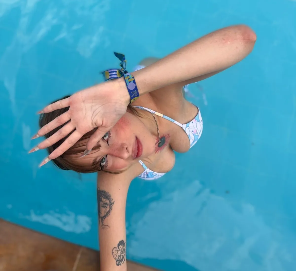 Live sex webcam photo for JuneEvanss #8028448