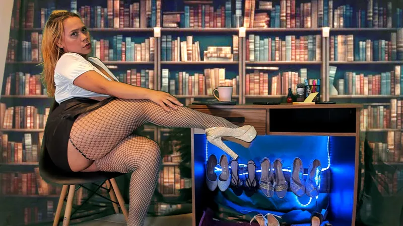 Live sex webcam photo for SophiaWaltonn #6312526