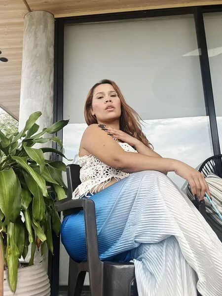 Live sex webcam photo for SophiaWaltonn #6860871