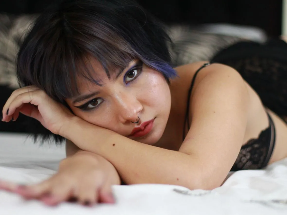 Live sex webcam photo for LexiLoove #5363055