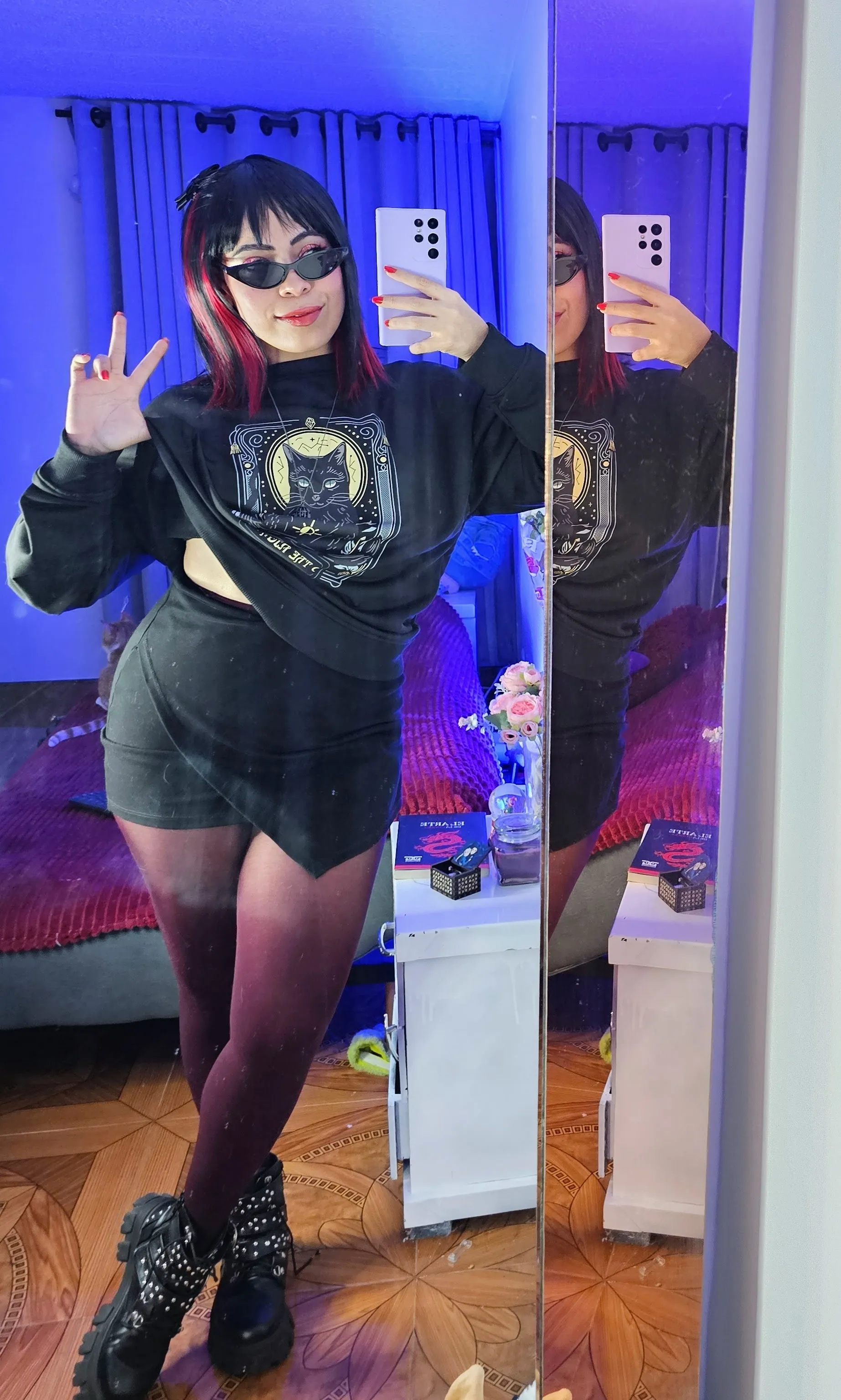 Live sex webcam photo for RosseMonroe #8039796