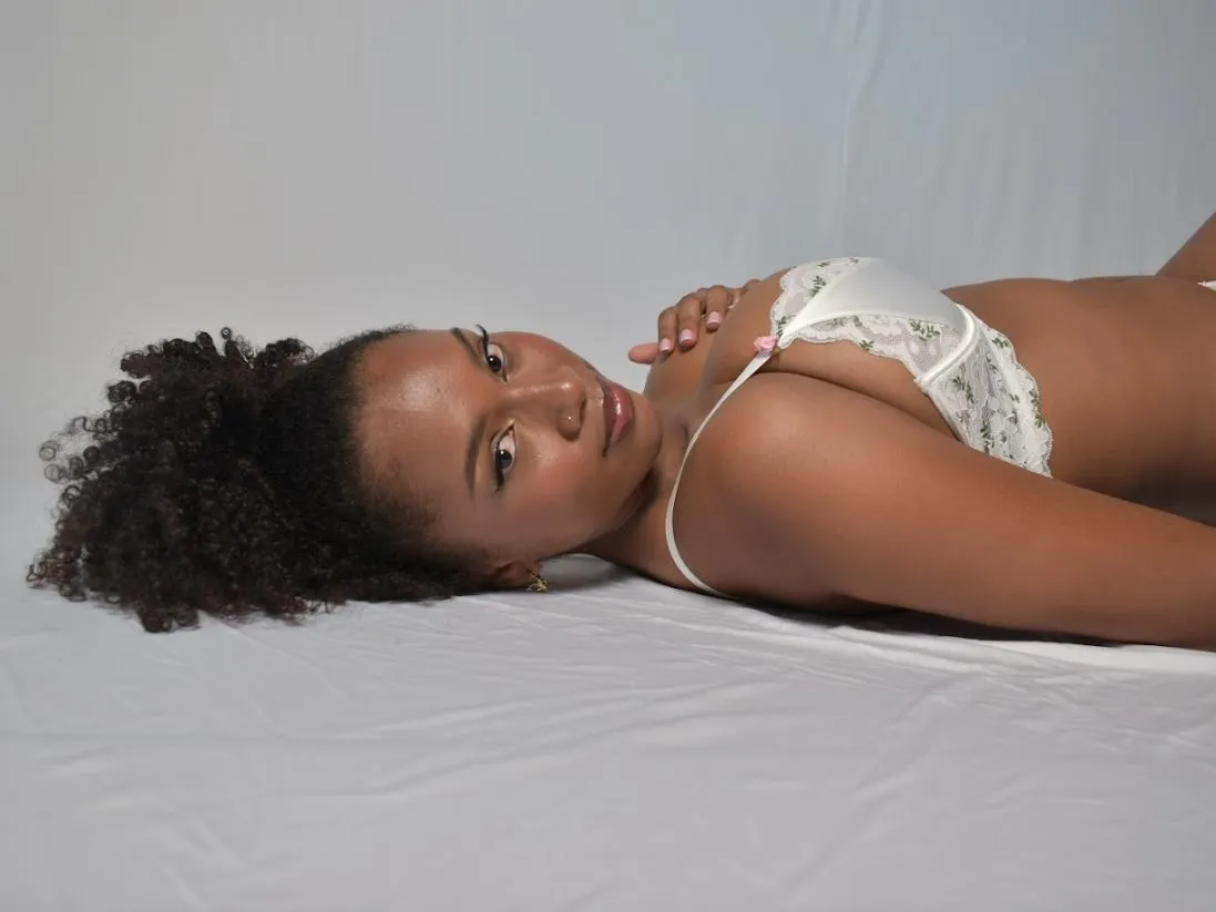 Live sex webcam photo for HannaThonpson #5376025