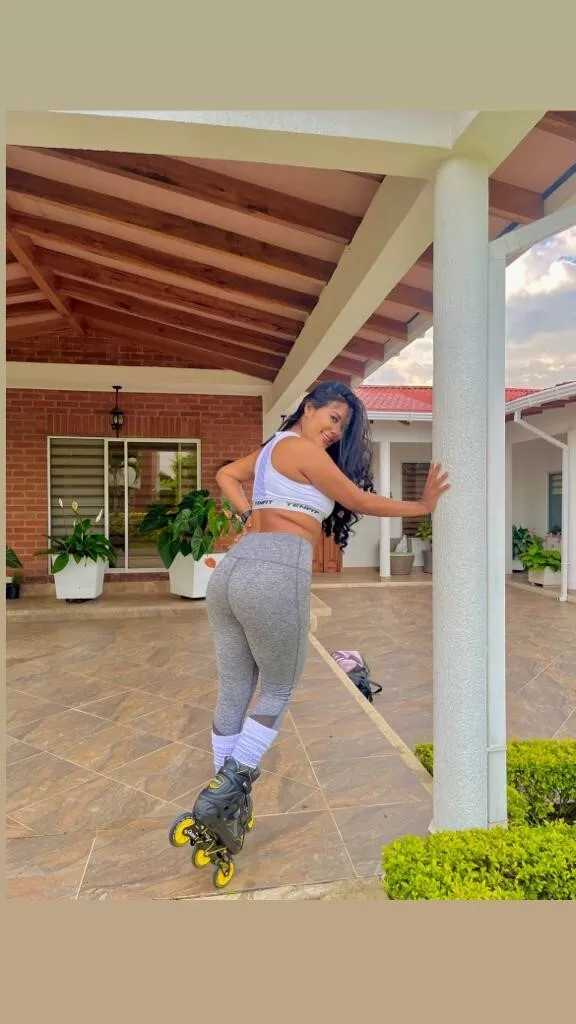 Live sex webcam photo for DulceMariaRey #6177818