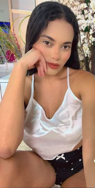 Live sex webcam photo for LiaObrion18 #7410474