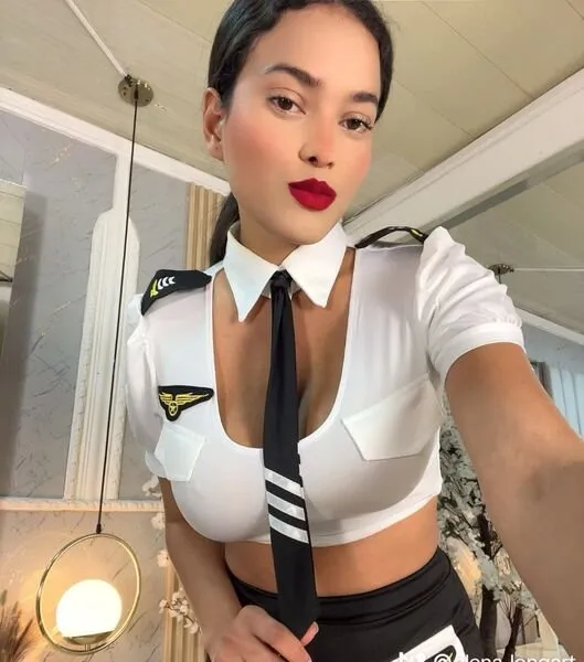 Live sex webcam photo for LiaObrion18 #7410482