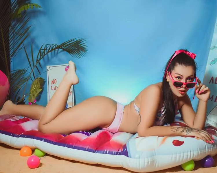 Live sex webcam photo for lilirouse18 #5494148