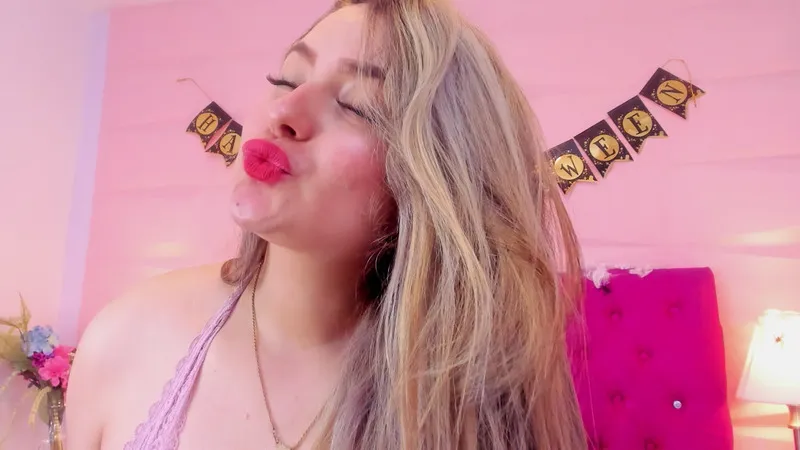 Live sex webcam photo for AlishaAdamsonn #5657686