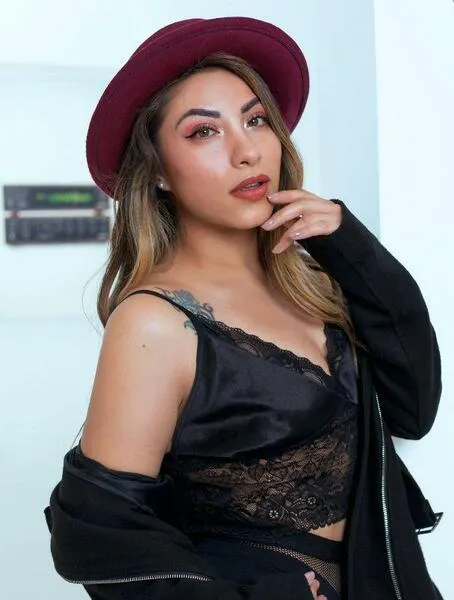 Live sex webcam photo for MillaStone #5404646