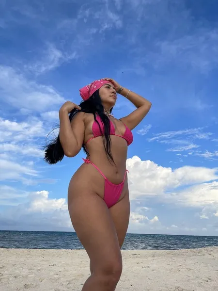 Live sex webcam photo for Laureenlopez #5693211