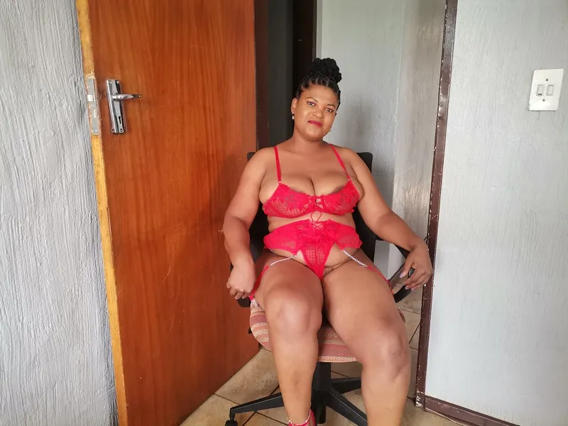 Live sex webcam photo for YummyAerolas #6860806