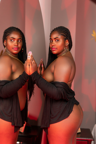 Live sex webcam photo for HollyBurtom #5391974