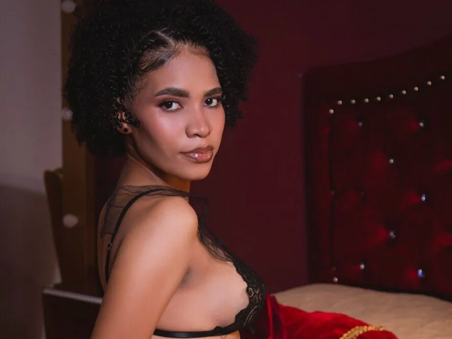 Live sex webcam photo for LucyyhCoperr #5753448