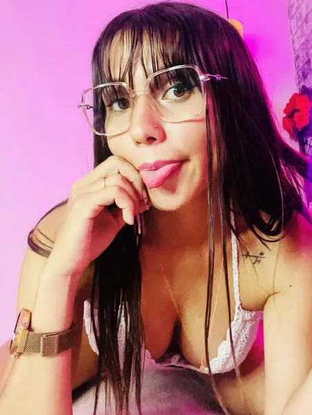 Live sex webcam photo for AitannaCastillo #6017176