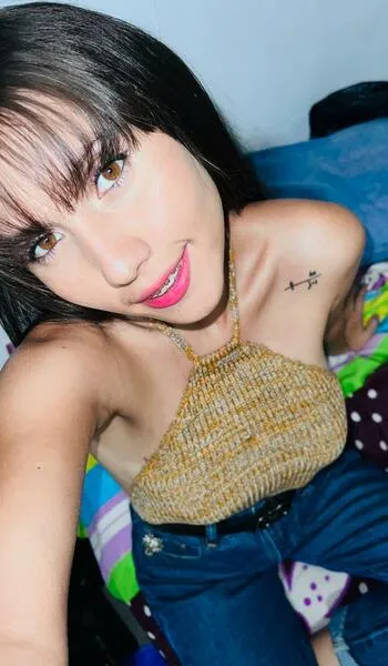 Live sex webcam photo for AitannaCastillo #6017115