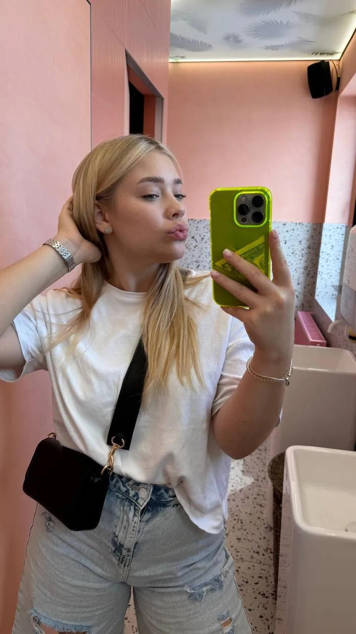 Live sex webcam photo for DianaLuna #7831899