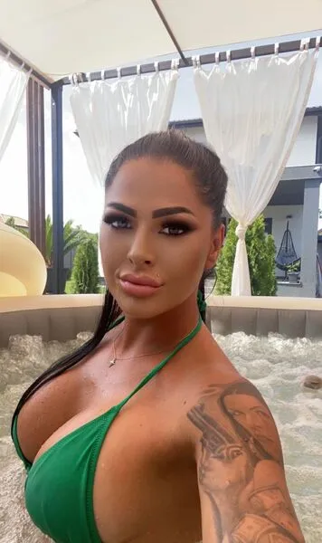 Live sex webcam photo for VanessaBounty103 #5466588