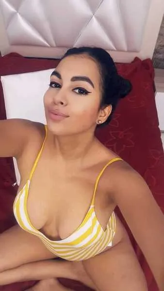 Live sex webcam photo for IvyyAllen #5399494