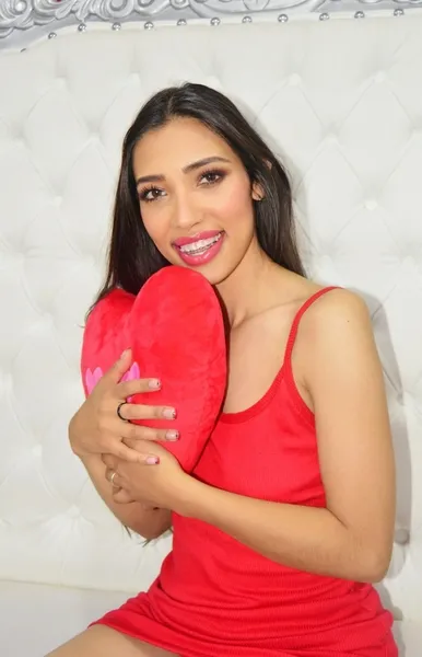 Live sex webcam photo for MISSVERONICAA #6120880