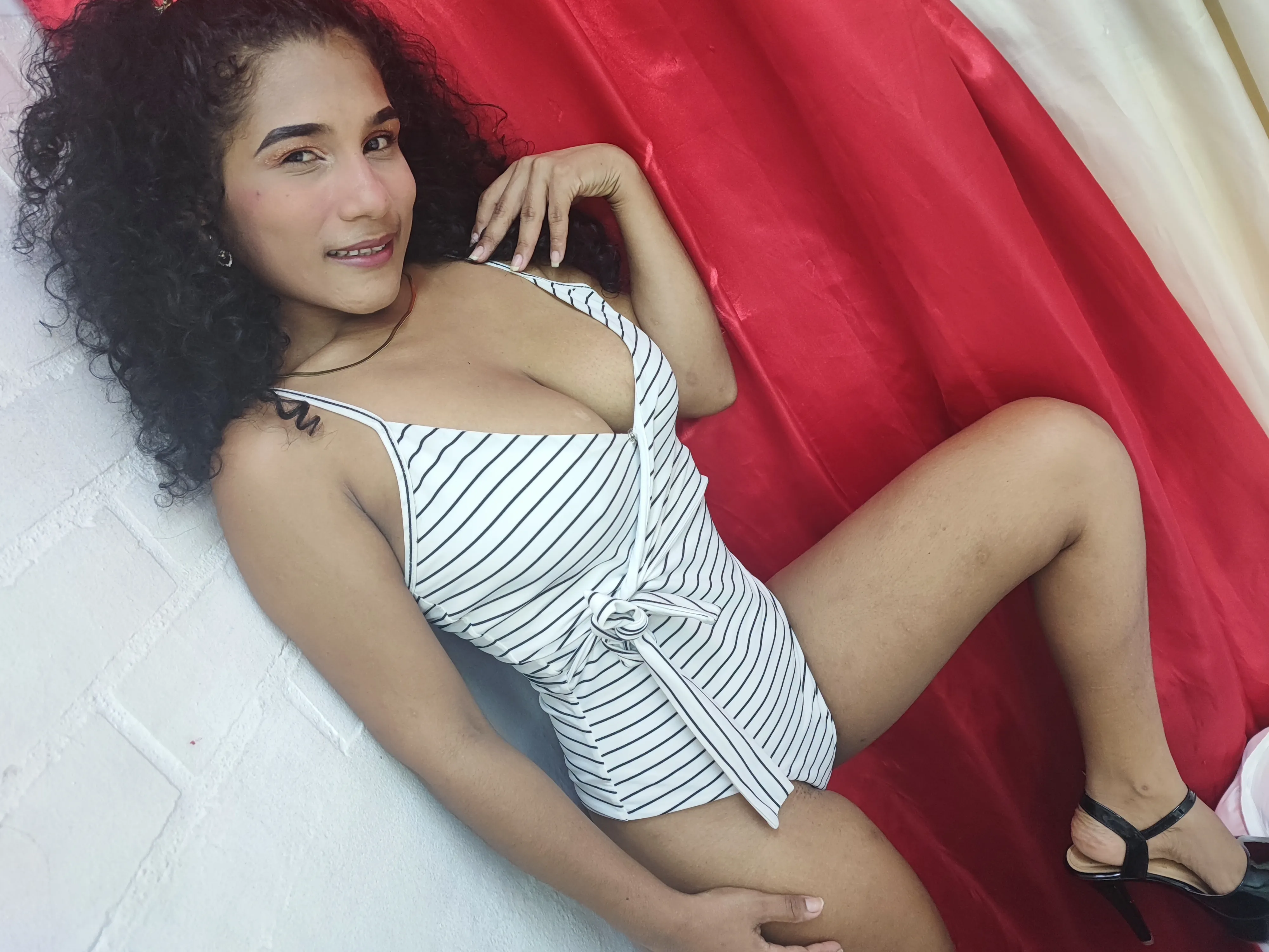 Live sex webcam photo for ZarinaMey #7281493