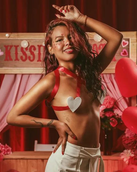 Live sex webcam photo for rousegilmore #6236389