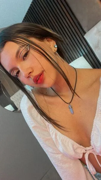 Live sex webcam photo for AllisonBrookss #5702693