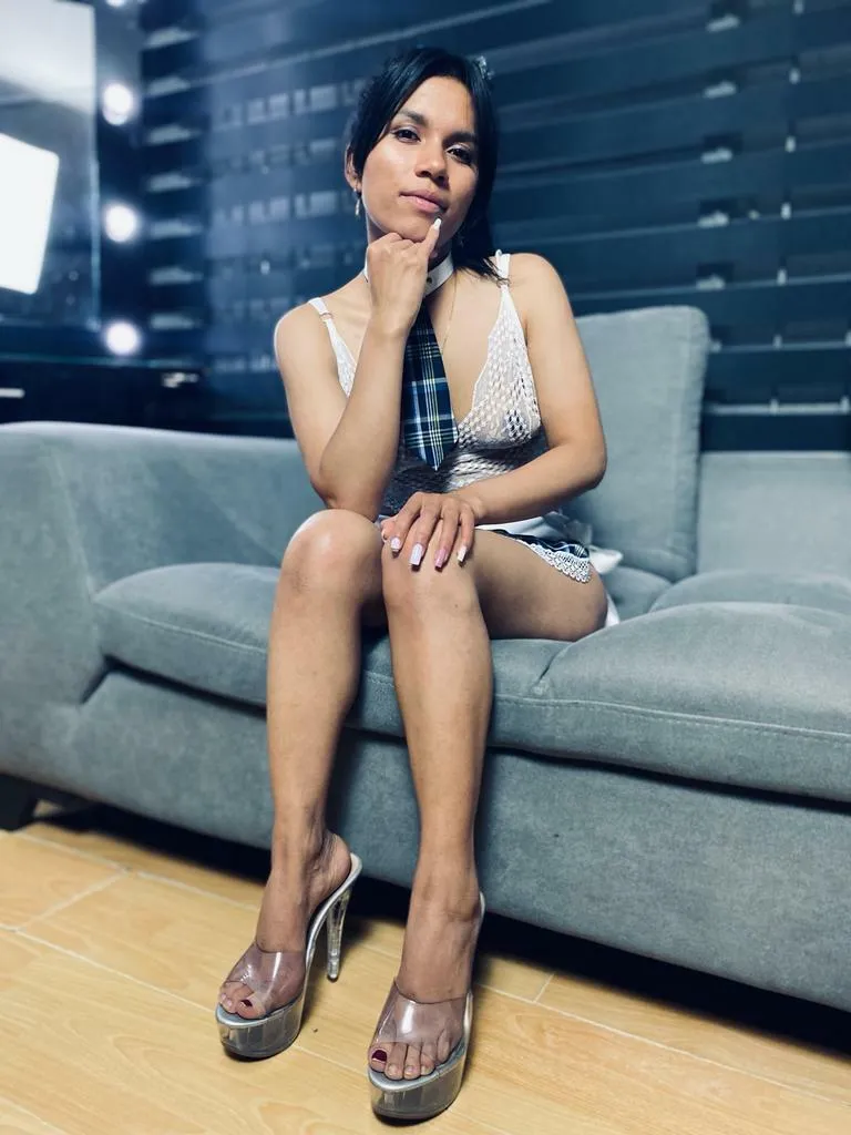 Live sex webcam photo for KristalHorny19 #7372700