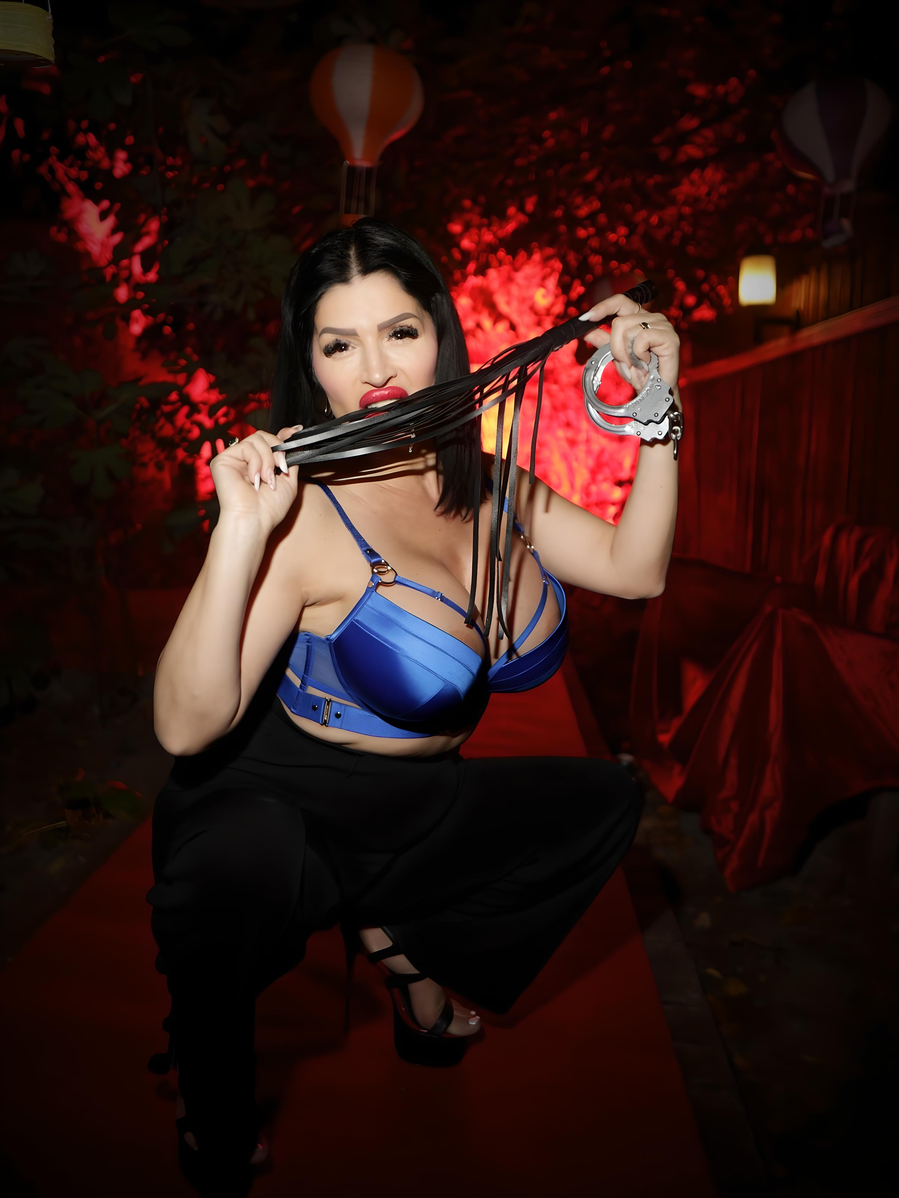 Live sex webcam photo for NicolleReyn #6523697