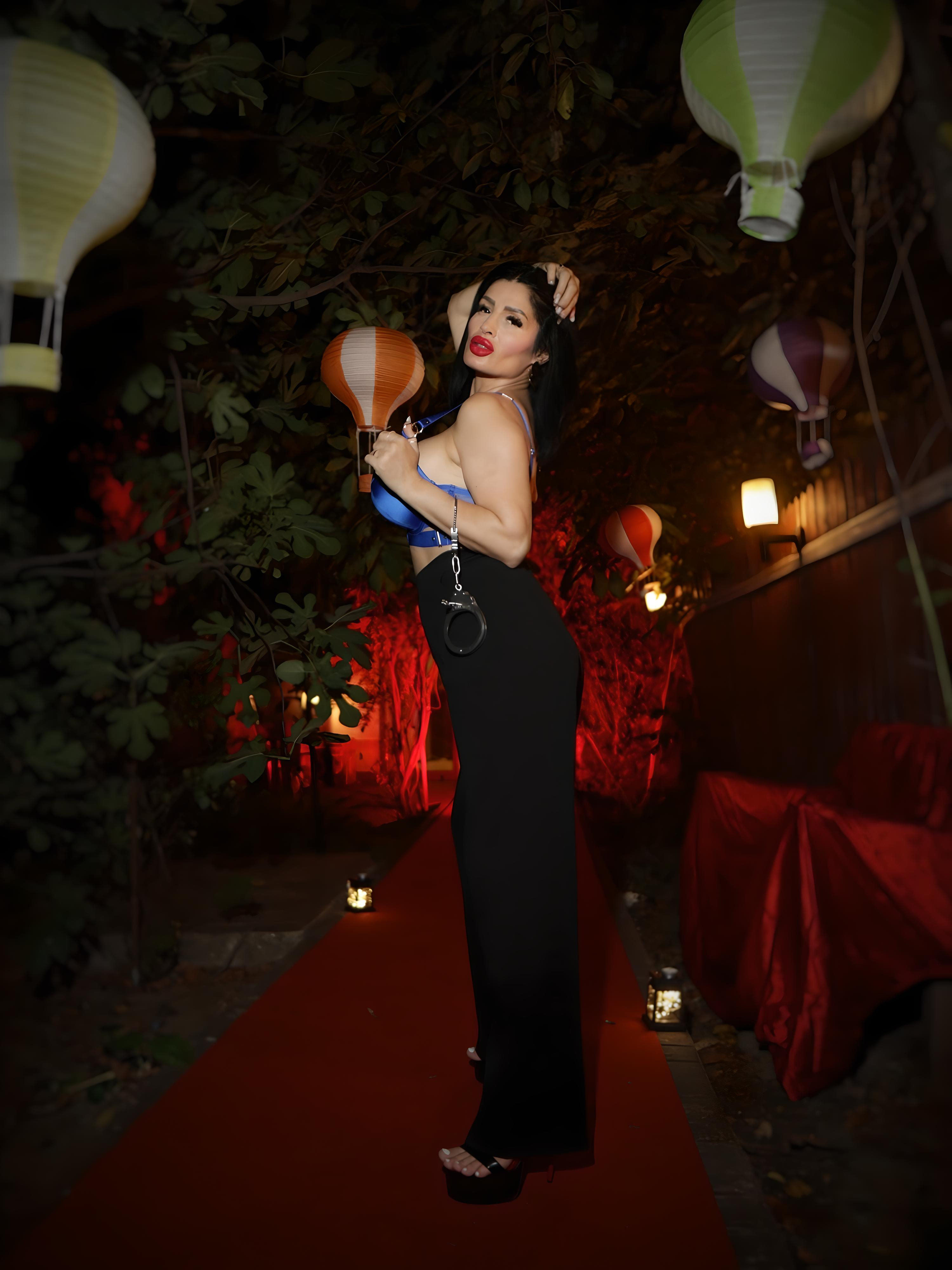 Live sex webcam photo for NicolleReyn #6523682