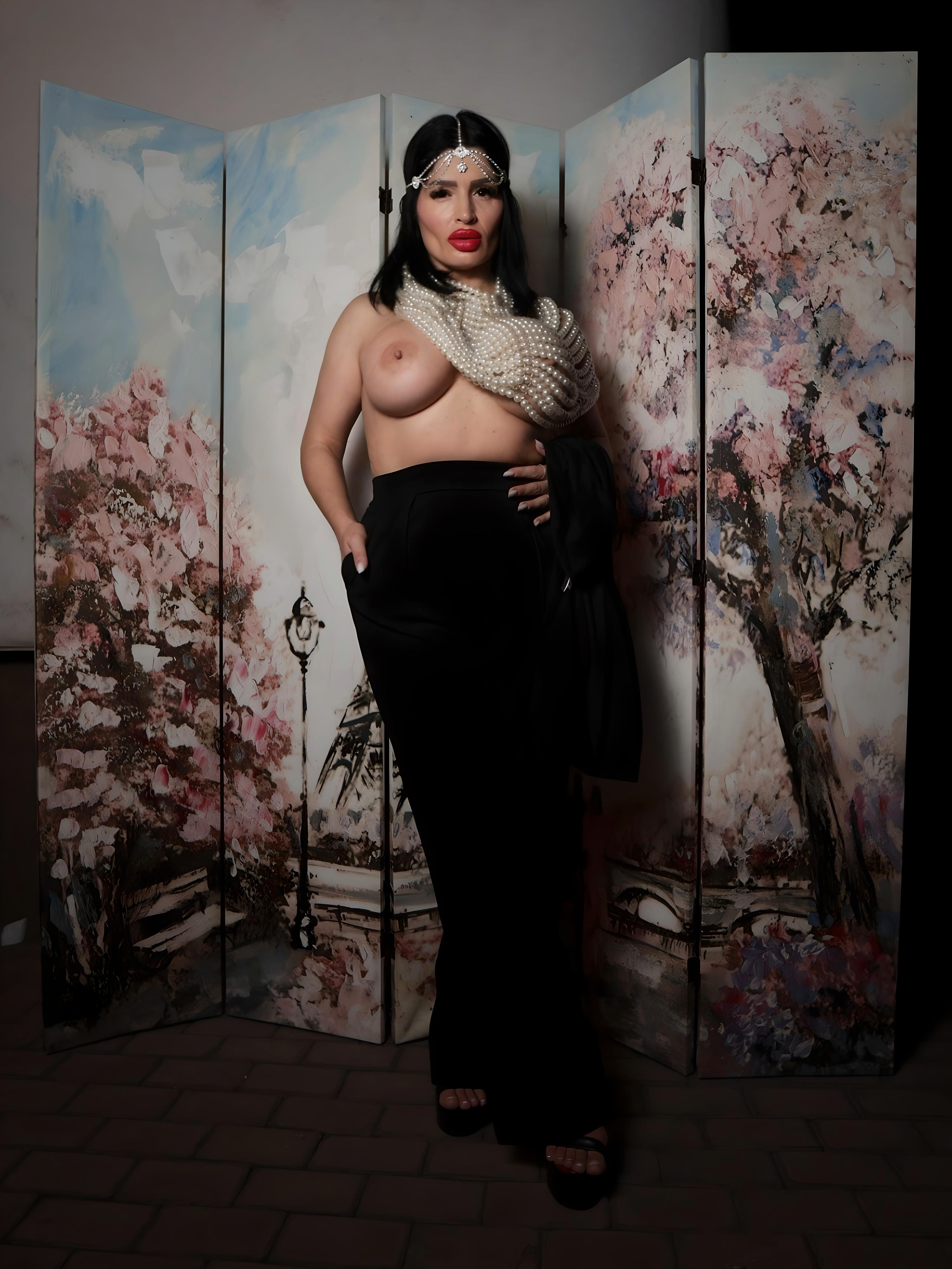 Live sex webcam photo for NicolleReyn #6523686